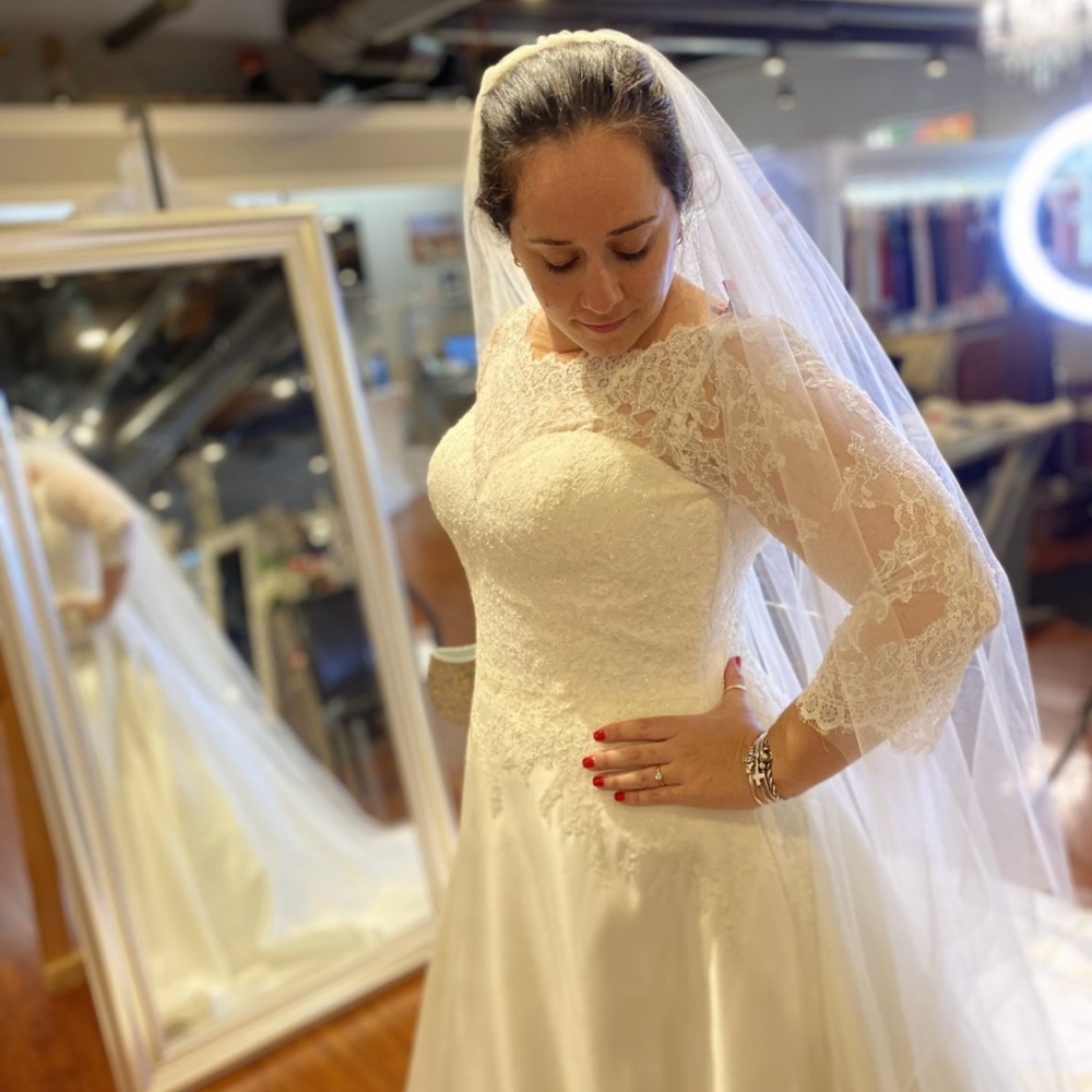 Pronovias Malibu ivory Wedding Gown